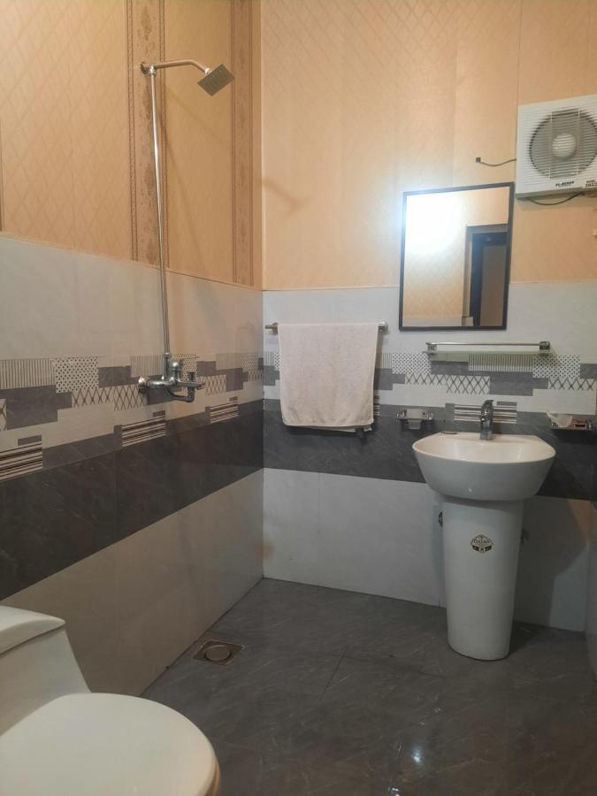 Royal Fort Executive Hotel Gulberg Лахор Номер фото